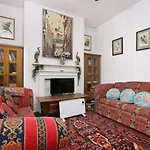 Central 3 Bedroom Heritage House In Fremantle